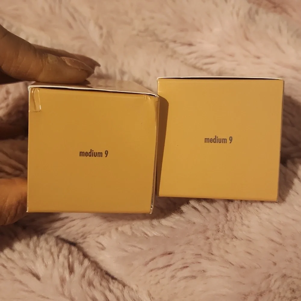 NWT 2 Stila liquid foundations‎ almond